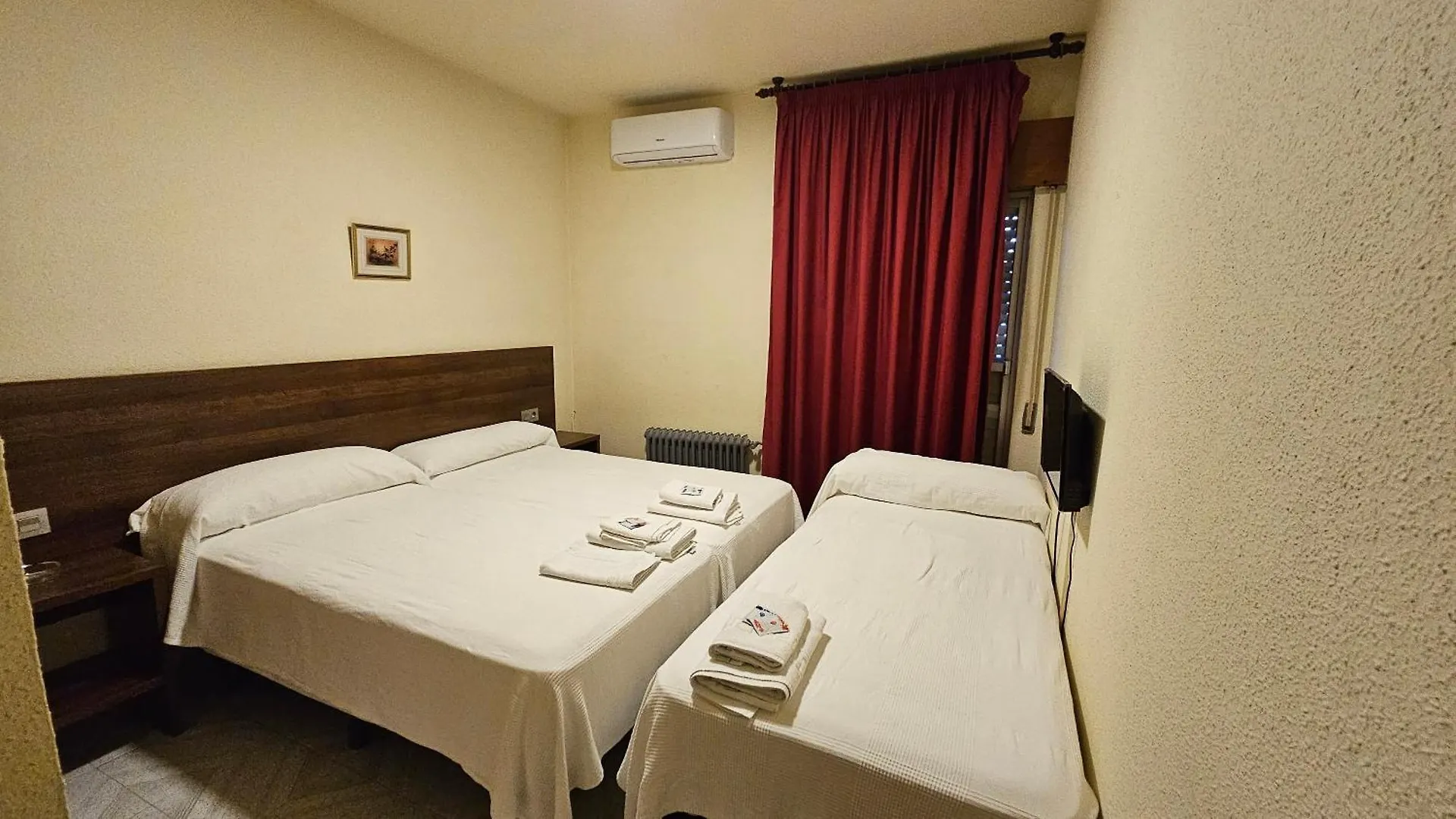 Hostal Restaurante El Cruce Padul Guest house